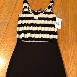 NWT Backless dress from Lord and Taylor-size xs.